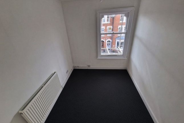 Flat 4, 3 Westleigh Road, Leicester photo 3