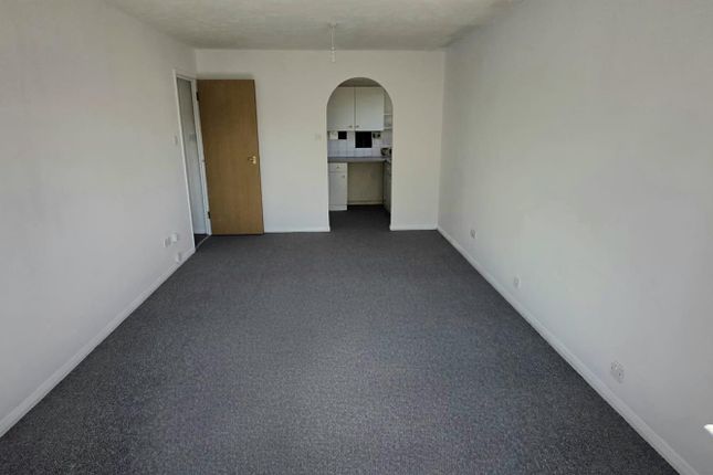 71 Tennyson Close, 24, Scotland Green Road, Enfield photo 2