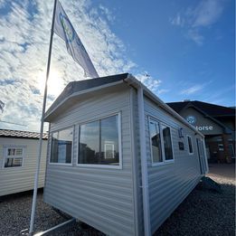 Thumbnail Mobile/park home for sale in Selsey, Chichester