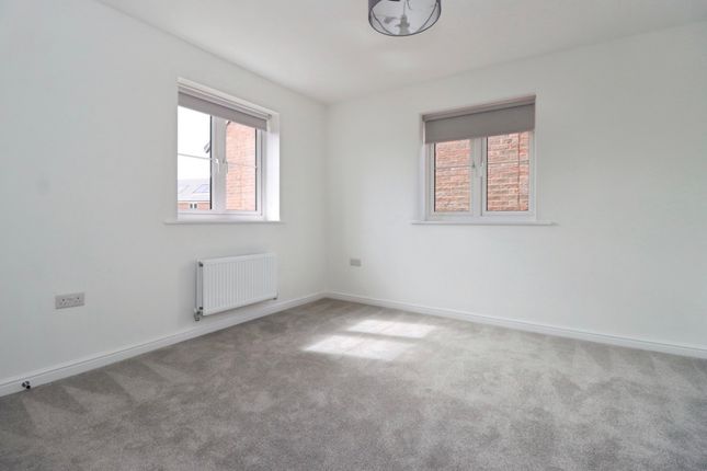 6, Fairburn Close, Market Harborough photo 4