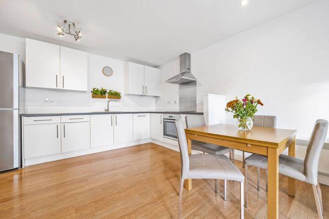 Flat for sale in Navigation Court, Gallions Reach, London