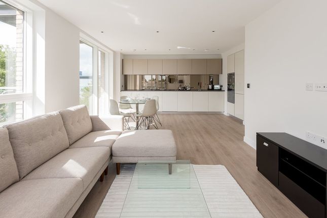 2-bed flat on Flat 27 Kempton House,, Heritage Place, Brentford, £525,000