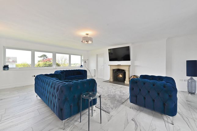1 Bassett Close, Hythe photo 3