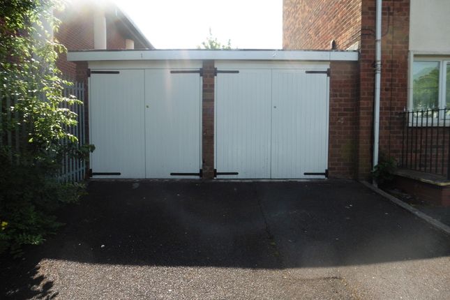 Parking/garage to rent in Bristol Road South, Northfield, Birmingham