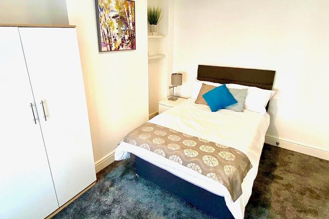 Room to rent in Catherine Street, Reading