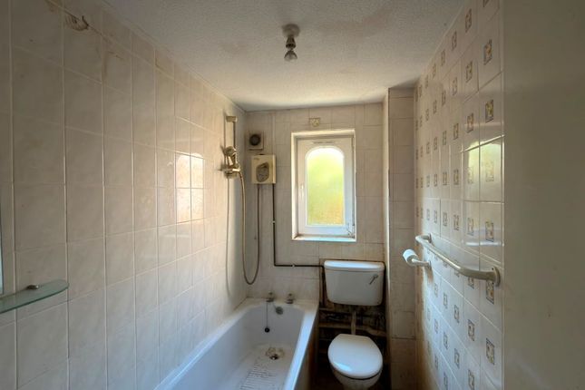 63, Armoury Road, London photo 2
