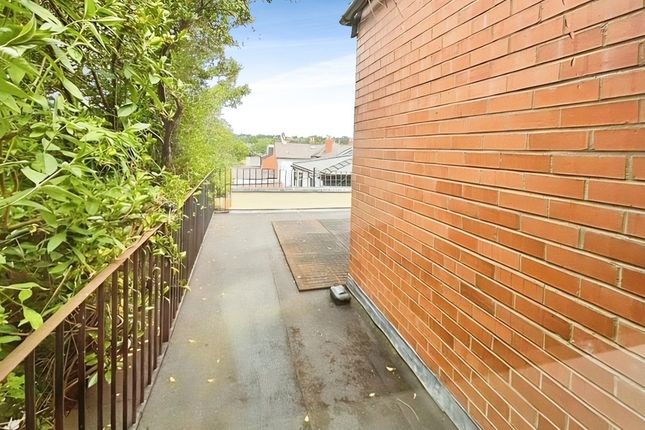 Flat 2, 41a, Lyefield Road West, Cheltenham photo 4