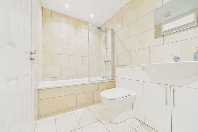 29 Ashford, Gateshead photo 3