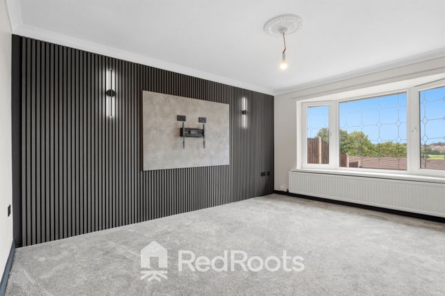 8 Harewood Rise, Pontefract, West Yorkshire photo 3