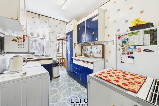 115 Hamilton Road, London photo 3