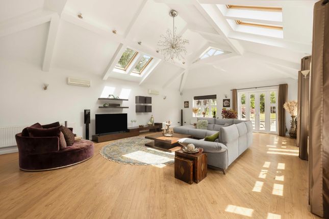25 Bow Green Road, Altrincham photo 2