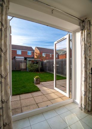 4, Fenton Close, Peterborough photo 3