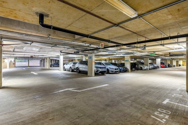 Flat 10, Earlswood Court, 3, Lacey Drive, Edgware photo 4
