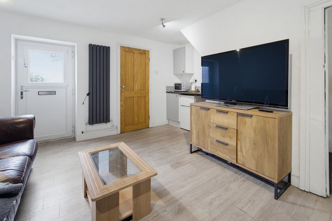 6, Nydd Vale Terrace, Harrogate photo 4