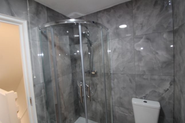 104, Parkway, Erith photo 5