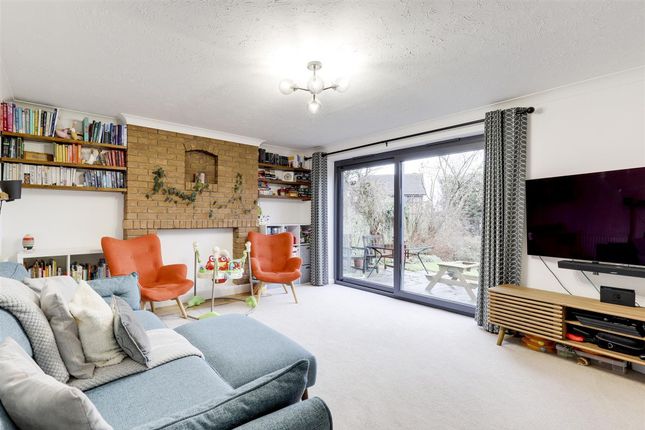 7 Martindale Close, Nottingham photo 3