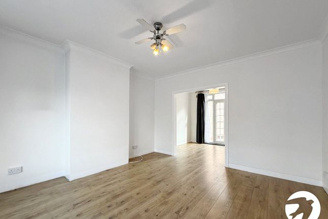 88, High Grove, London photo 3