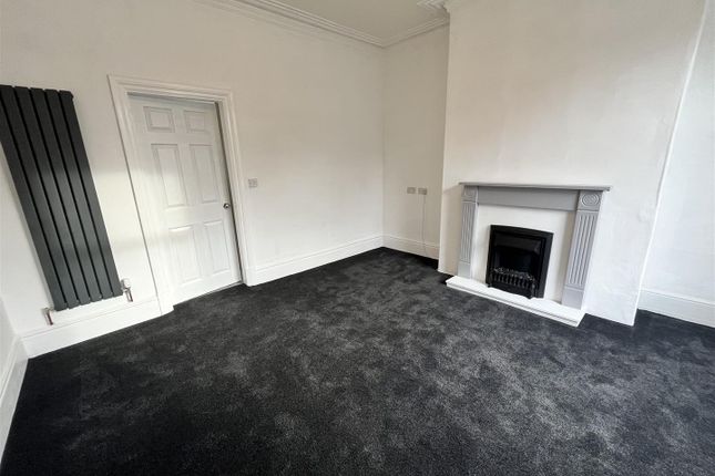 10, Frederick Street, Ashton-Under-Lyne photo 4