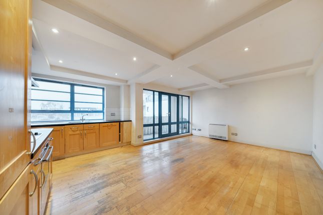 Flat 13 The Plaza, 135, Vanbrugh Hill, London photo 2