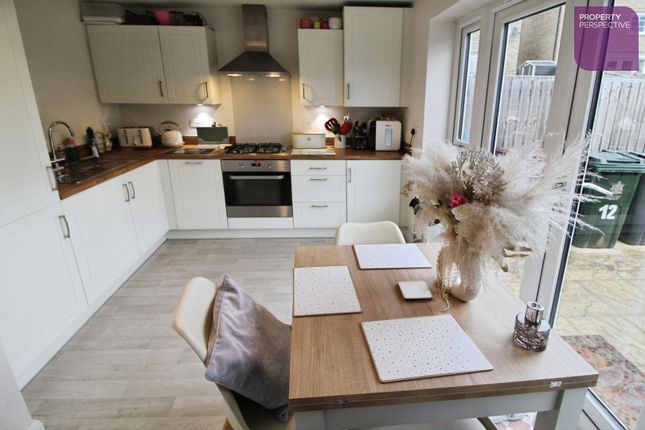 12, Hackworth Close, Keighley photo 3