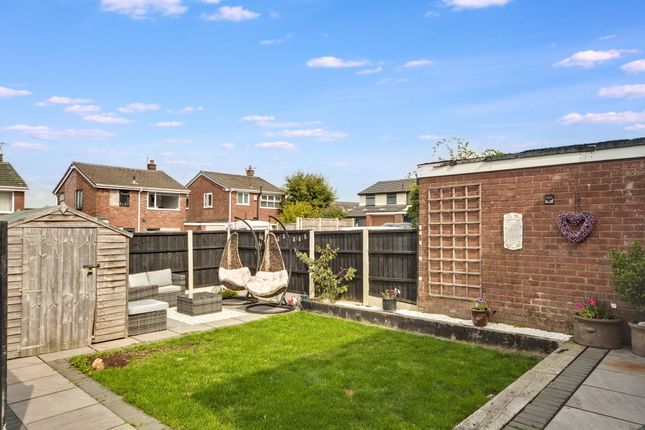 7 Gainsborough Close, Wigan photo 4