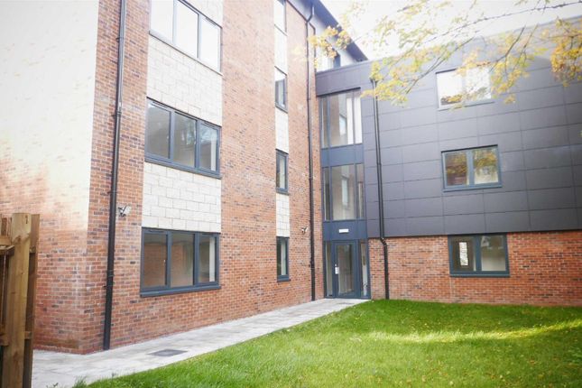 Thumbnail Flat to rent in Ednam Road, Dudley