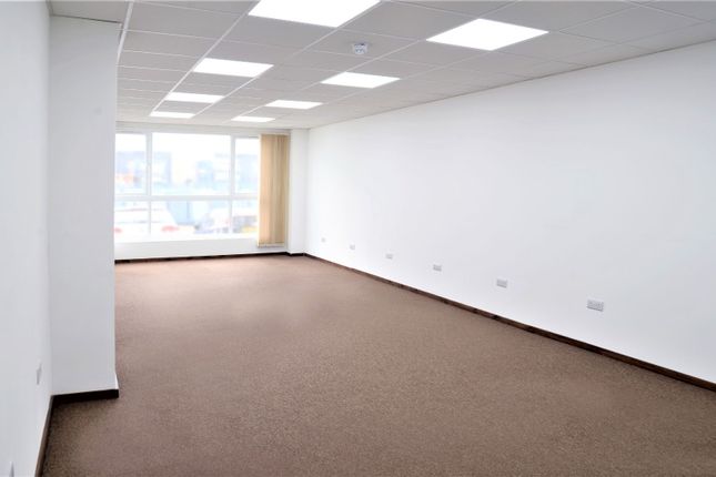 Office to let in Lyon Way, Greenford