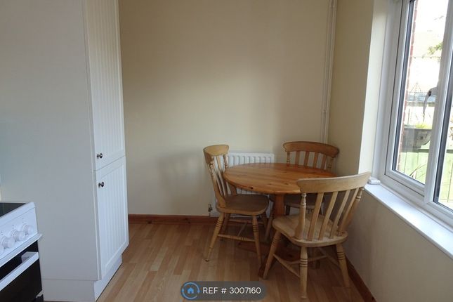 Argus Close, Honiton photo 3