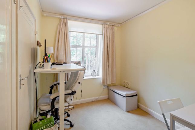 Flat for sale in Lebanon Court, Richmond Road, Twickenham