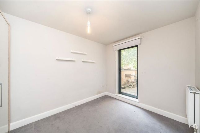 Flat 2a Success House, Coopers Road, London photo 4