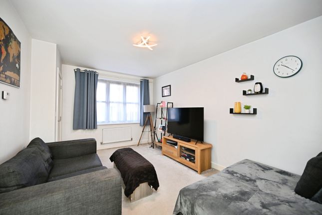 15, Kerry Hill Drive, Rugby photo 2