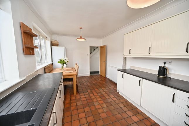 60, Caistor Avenue, Barnsley photo 4