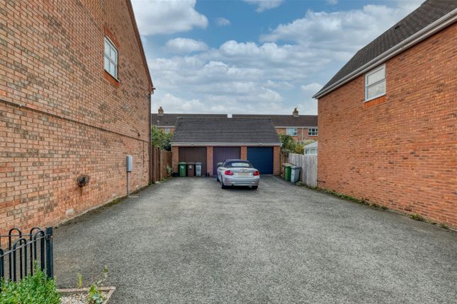 Town house for sale in Rumbush Lane, Shirley, Solihull