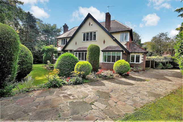 Thumbnail Detached house for sale in Broad Walk, Wilmslow