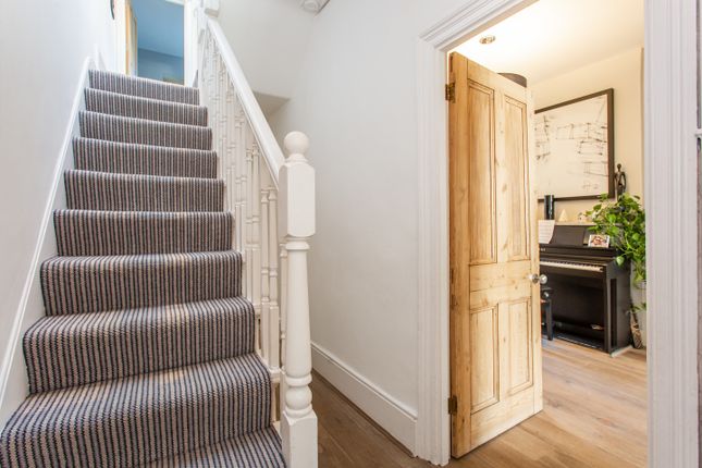 Terraced house for sale in Alloway Road, London