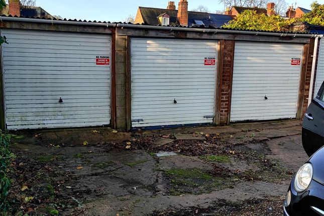 Thumbnail Parking/garage to rent in Woodfield Crescent, Kidderminster