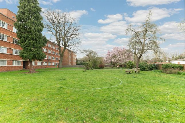 Flat for sale in Harwood Court, Upper Richmond Road, London