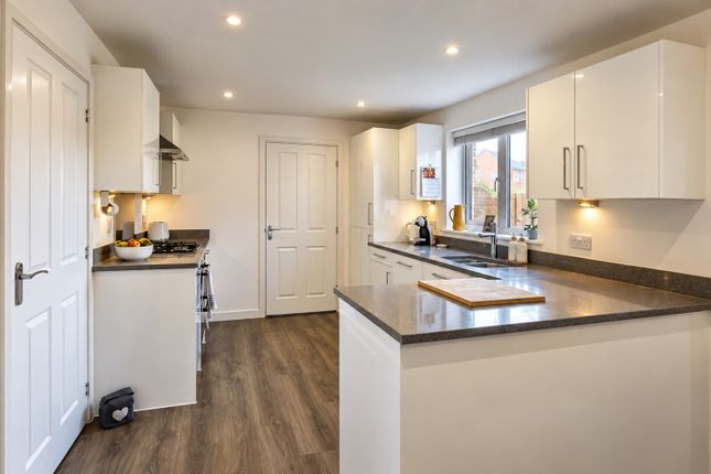 Winfield Drive, Witney photo 3