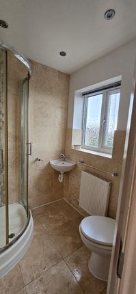 18, Cumberland Avenue, Swinton photo 5