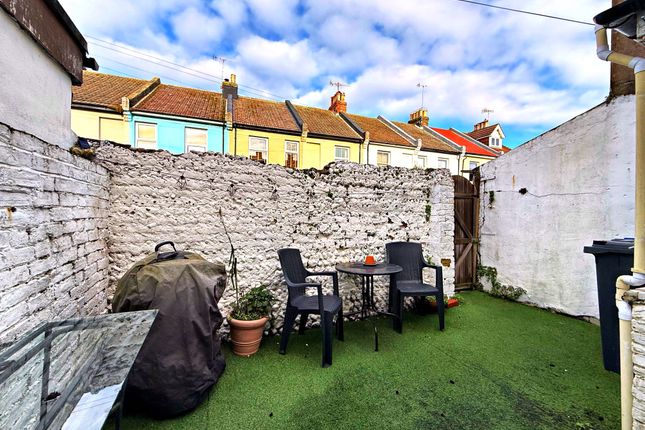 WORTHING photo 2