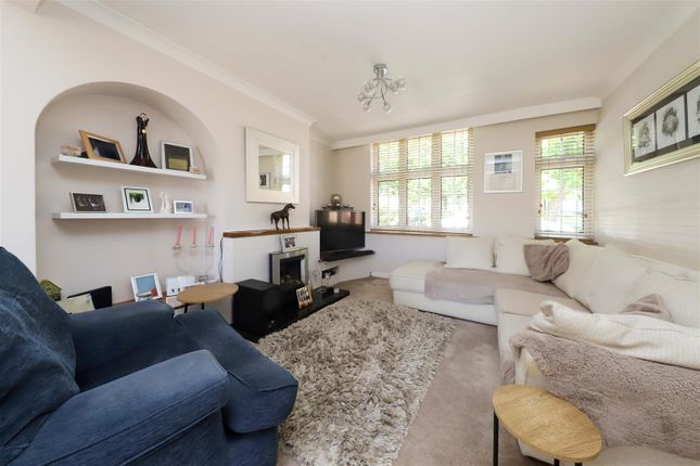 18, Long Lane, Hillingdon photo 2