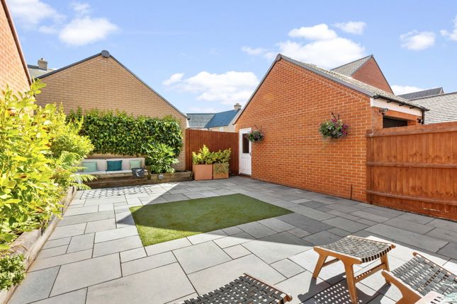 10, Darwin Drive, Biggleswade photo 4