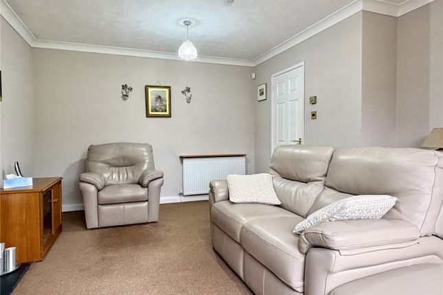 Mills Farm Close, Greater Manchester photo 3