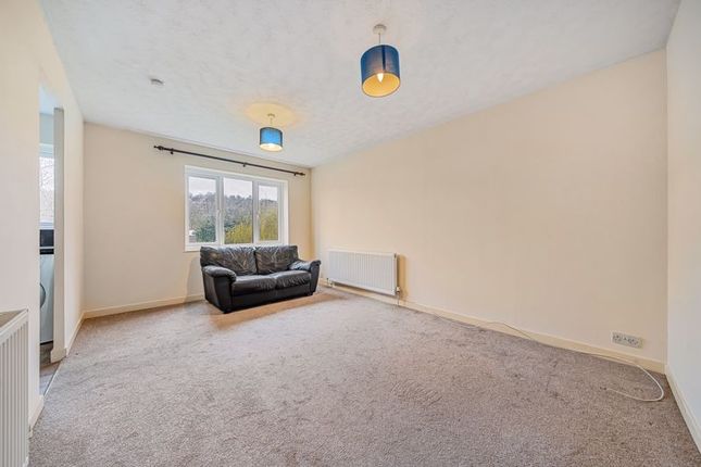 Thumbnail Flat to rent in Purley Parade, High Street, Purley