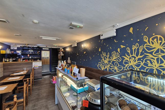 Thumbnail Restaurant/cafe for sale in Cafe &amp; Sandwich Bars HX6, West Yorkshire