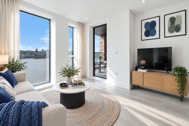 Studio flat on Pier Road, London, £290,000