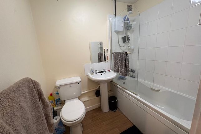 Flat 30, Bristol photo 4