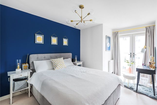 Flat 18 Windsor Court, 1, Pennyroyal Drive, West Drayton photo 4
