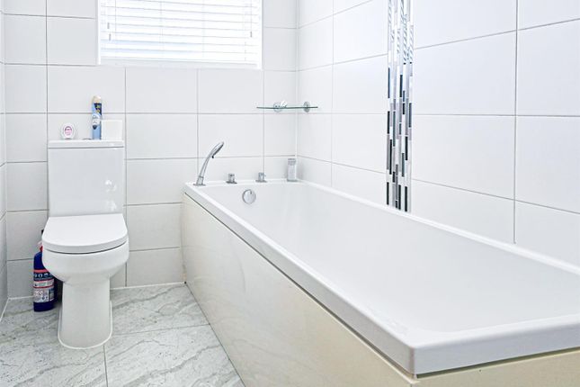 Thumbnail Terraced house to rent in Palmerston Road, Grays