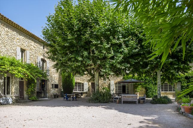 Property for sale in Lagarde Pareol, Vaucluse, Provence-Alpes-Côte d`Azur, France